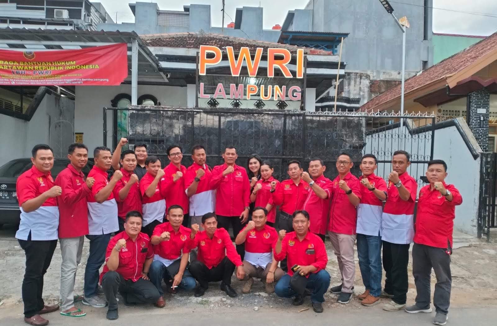 Dewan Pimpinan Cabang (DPC) Persatuan Wartawan Republik Indonesia (PWRI) Kabupaten Lampung Tengah menghadiri  pelantikan dan pengukuhan DPD dan DPC PWRI 2024-2027 se-Provinsi Lampung.