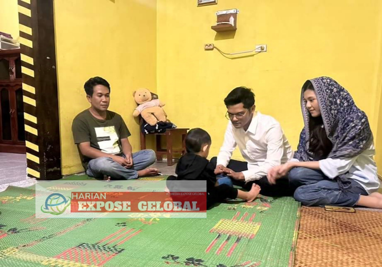 KETUA DPRD MOHAMMAD EMIR LIL ARDI KUNJUNGI DUA BALITA PENDERITA STUNTING